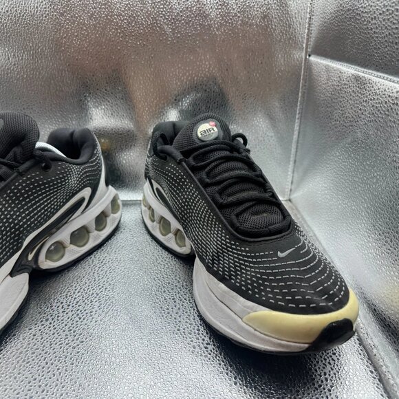 Size‎ 11 Nike Air Max DN Mens Black White Cool Gray Running Sneakers DV3337-003